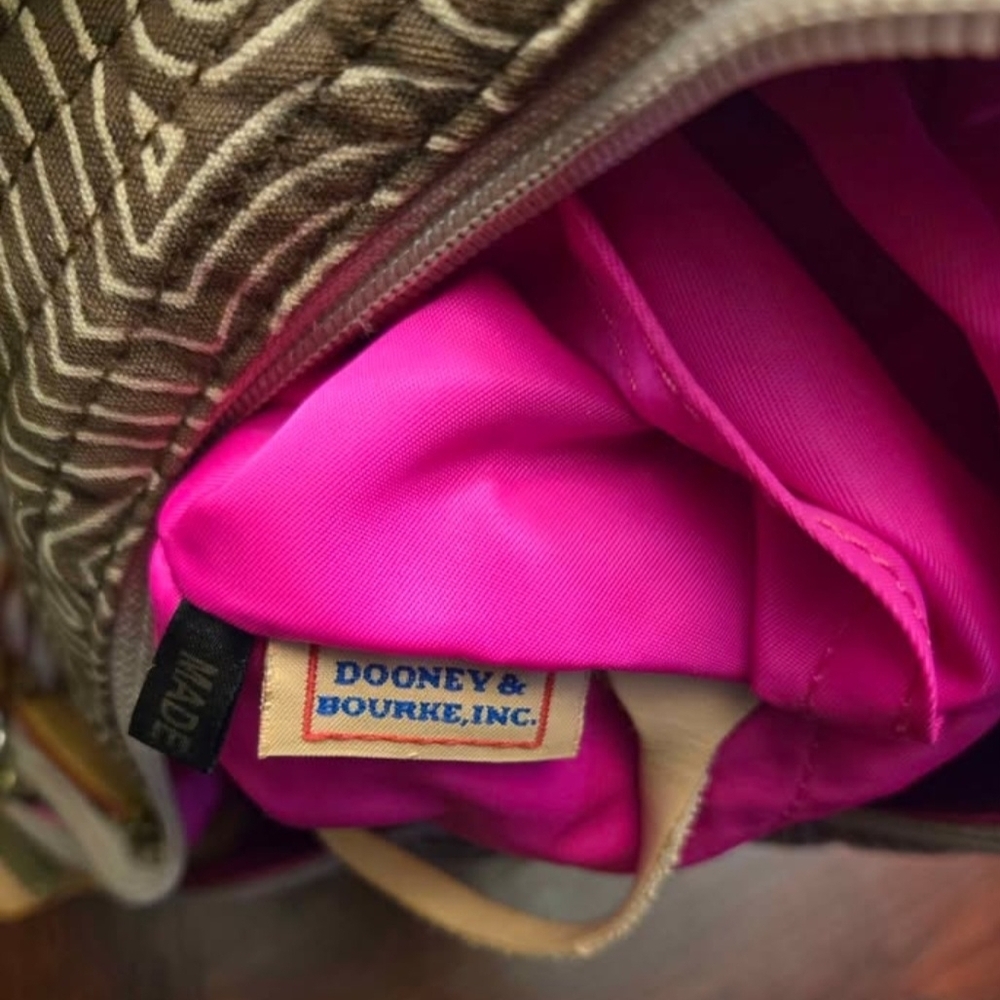 Dooney & Bourke Tan Patterned Shoulder Bag - Picture 3 of 8